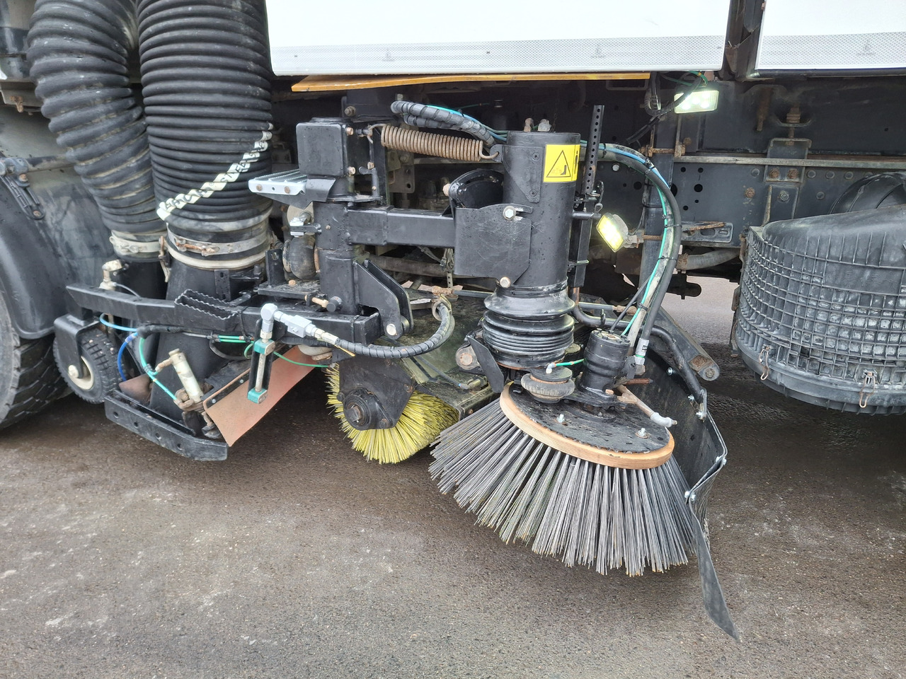 Balayeuse de voirie Mercedes-Benz Axor 1829 PM10 Zamiatarka Kehrmaschine FAUN: photos 18