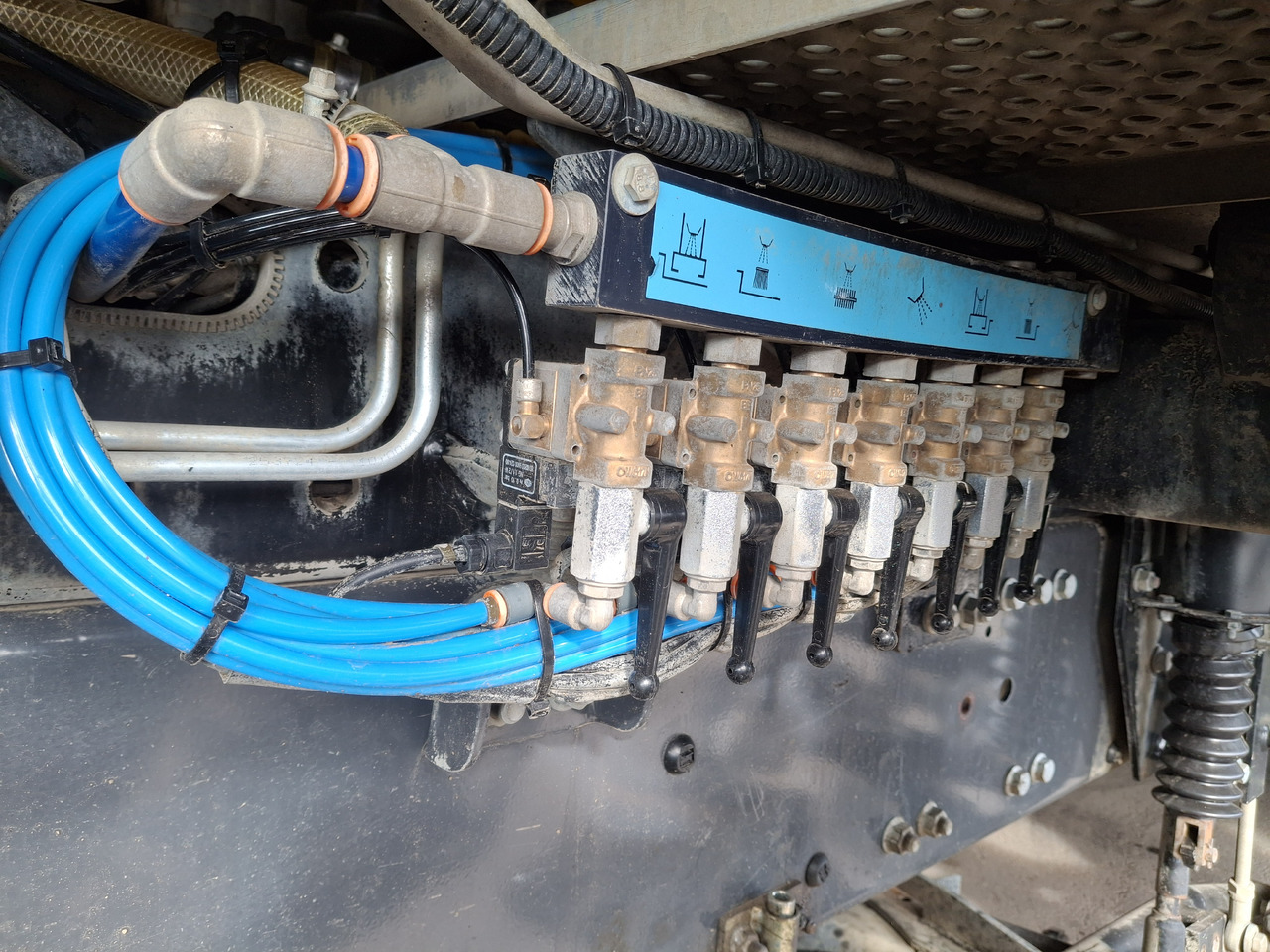 Balayeuse de voirie RENAULT C280 SEMAT ZOELLER Zamiatarka Kehrmaschine Euro 6 PM Karcher L/R 2 Motoren 2018r Hochdruckreinigung: photos 15