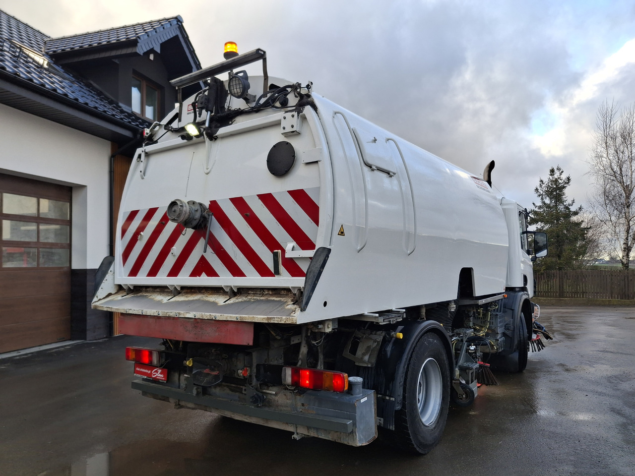 SCANIA 94G Zamiatarka Kehrmaschine BUCHER L/R Frontbürste 2 Motoren Odchwaszczarka Przednia Szczotka - Balayeuse de voirie: photos 3 SCANIA 94G Zamiatarka Kehrmaschine BUCHER L/R Frontbürste 2 Motoren Odchwaszczarka Przednia Szczotka - Balayeuse de voirie: photos 3