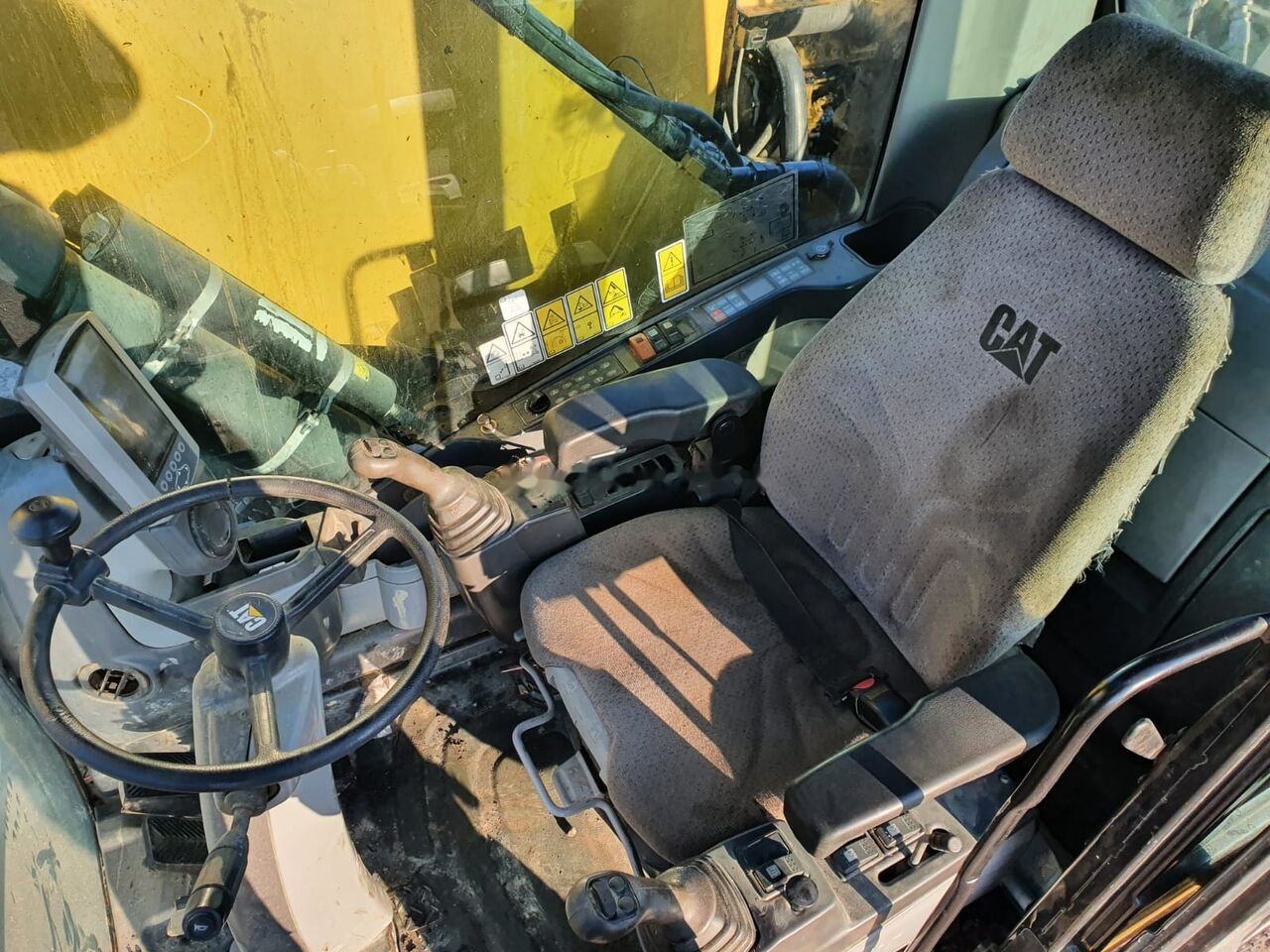 Pelle de manutention Caterpillar 318 D MH: photos 19