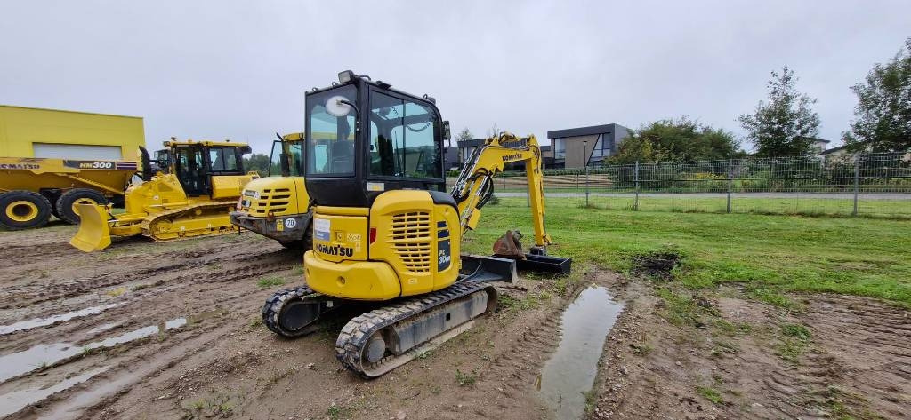 Komatsu PC 30 MR-5 - Mini pelle: photos 4 Komatsu PC 30 MR-5 - Mini pelle: photos 4