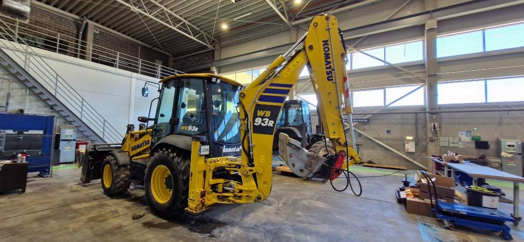 Komatsu WB 93 R  en crédit-bail Komatsu WB 93 R: photos 6