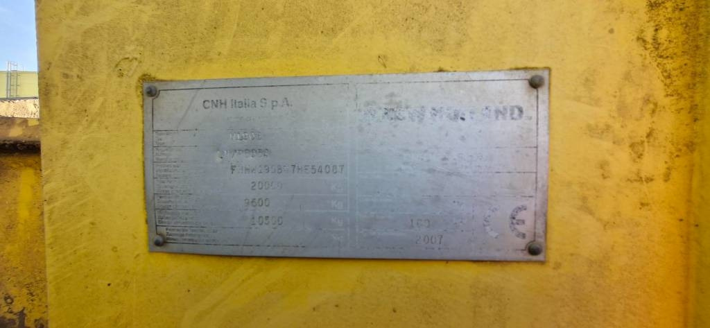 New Holland W 190 B  - Chargeuse sur pneus: photos 5 New Holland W 190 B  - Chargeuse sur pneus: photos 5