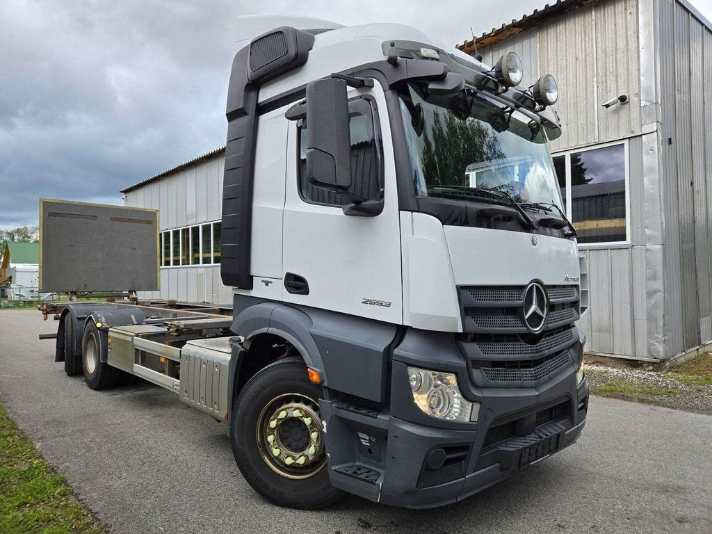 Mercedes-Benz ACTROS 2553 6X2 LAGAB - Camion porte-conteneur/ Caisse mobile: photos 4 Mercedes-Benz ACTROS 2553 6X2 LAGAB - Camion porte-conteneur/ Caisse mobile: photos 4