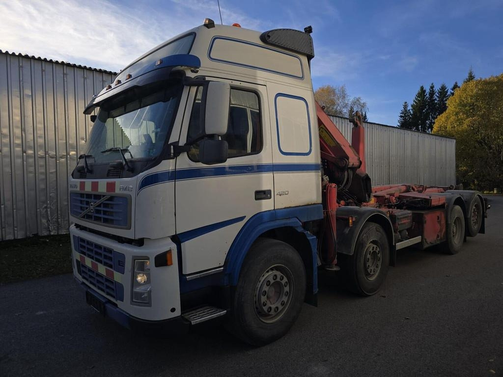 Volvo FM12 420 8X2 HMF 2220 K4 - Camion ampliroll: photos 1 Volvo FM12 420 8X2 HMF 2220 K4 - Camion ampliroll: photos 1