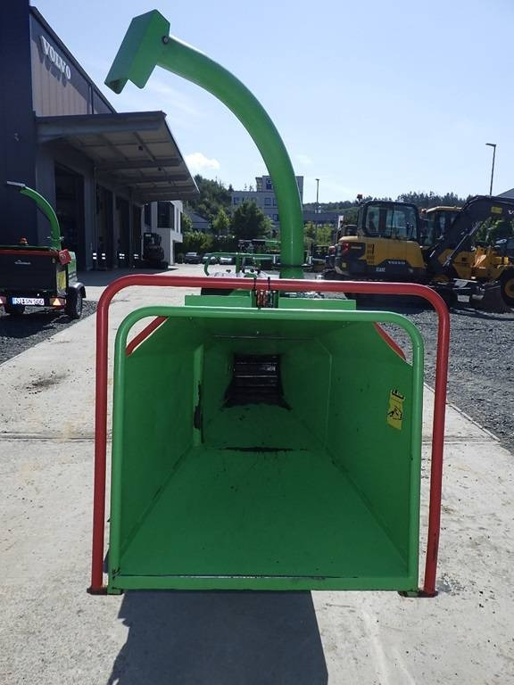 Greenmech SafeTrak STC 16-23 - Broyeur de végétaux: photos 2 Greenmech SafeTrak STC 16-23 - Broyeur de végétaux: photos 2