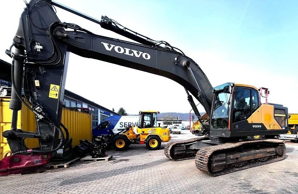 Volvo EC 300 E - Pelle sur chenille: photos 1 Volvo EC 300 E - Pelle sur chenille: photos 1