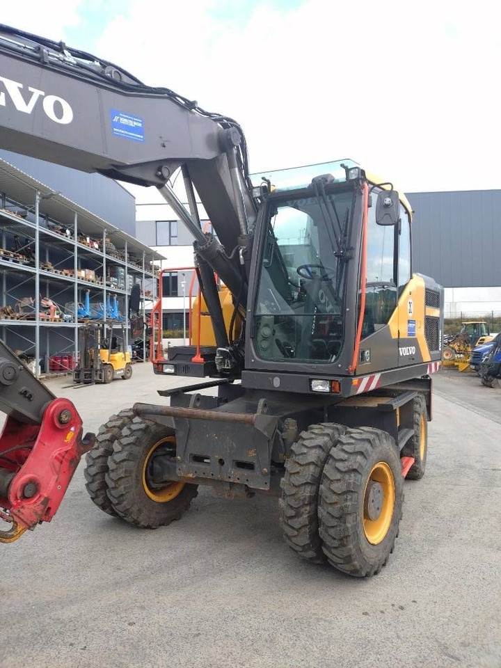 Volvo EW 160 E - Pelle sur pneus: photos 3 Volvo EW 160 E - Pelle sur pneus: photos 3