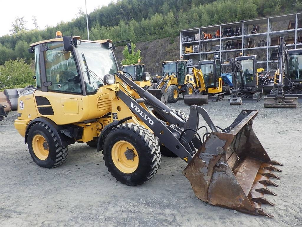 Volvo L 25 F - Chargeuse sur pneus: photos 3 Volvo L 25 F - Chargeuse sur pneus: photos 3