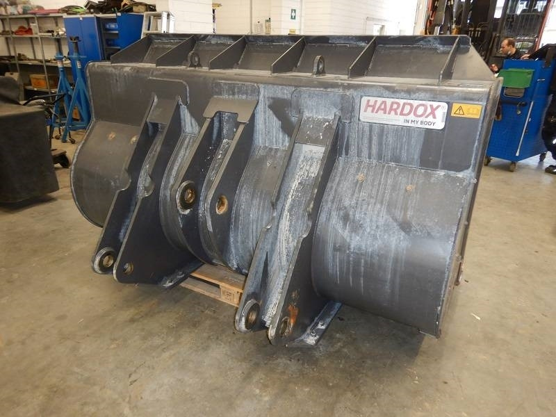 Volvo Schaufel Festanbau für L70H, L90H - Godet pour Engins de chantier: photos 3 Volvo Schaufel Festanbau für L70H, L90H - Godet pour Engins de chantier: photos 3