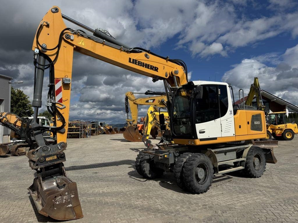 Liebherr A 920 Litronic - Pelle sur pneus: photos 3 Liebherr A 920 Litronic - Pelle sur pneus: photos 3
