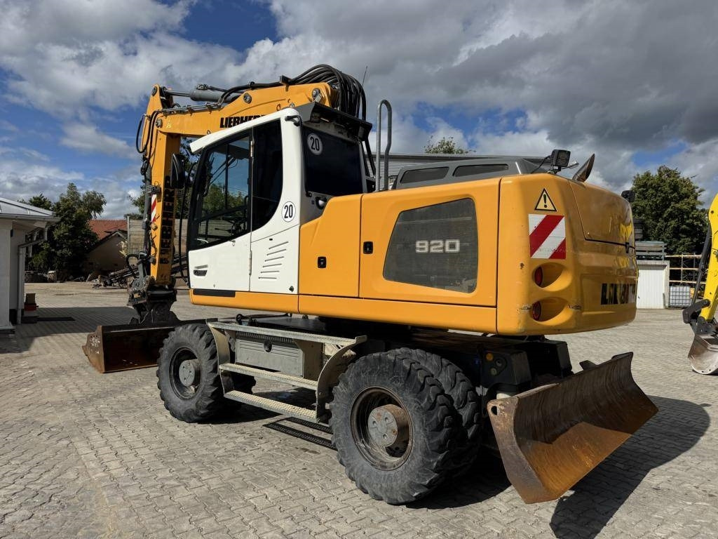 Liebherr A 920 Litronic - Pelle sur pneus: photos 4 Liebherr A 920 Litronic - Pelle sur pneus: photos 4
