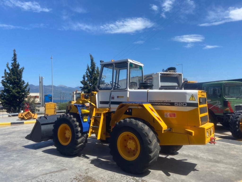 International 520A - Chargeuse sur pneus: photos 5 International 520A - Chargeuse sur pneus: photos 5