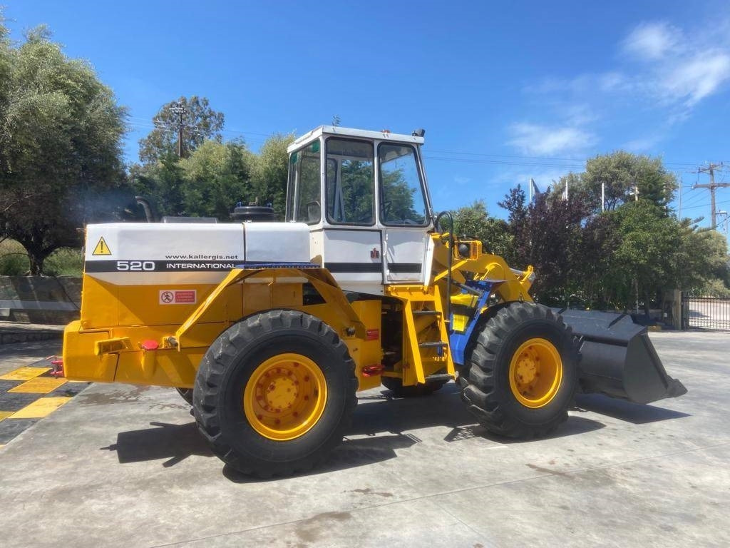 International 520A - Chargeuse sur pneus: photos 3 International 520A - Chargeuse sur pneus: photos 3