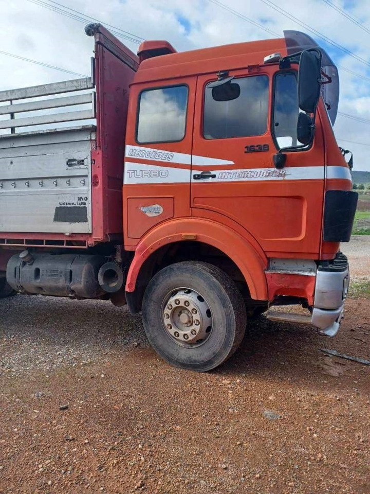 Mercedes-Benz 1638 - Camion plateau: photos 5 Mercedes-Benz 1638 - Camion plateau: photos 5
