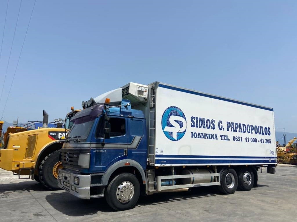 Camion frigorifique Mercedes-Benz 2553L: photos 6
