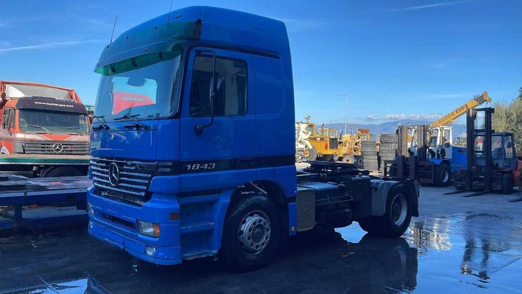 Mercedes-Benz 1843 - Tracteur routier: photos 1 Mercedes-Benz 1843 - Tracteur routier: photos 1