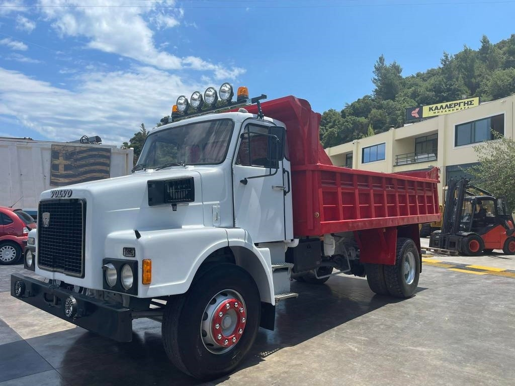Volvo N10 ST - Camion benne: photos 2 Volvo N10 ST - Camion benne: photos 2