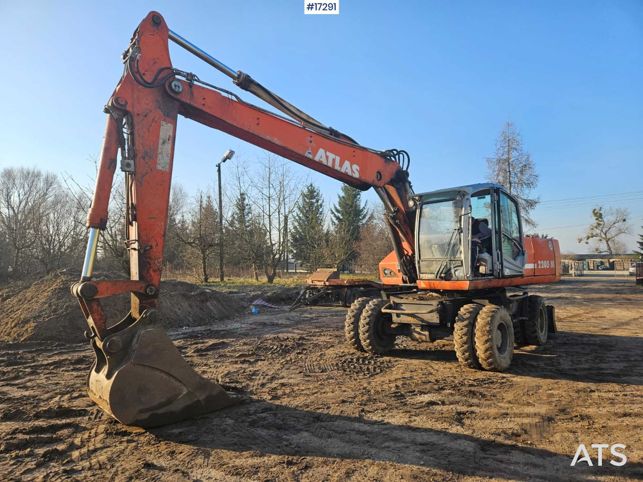 ATLAS 2205 M wheeled excavator (2005) - Pelle sur pneus: photos 1 ATLAS 2205 M wheeled excavator (2005) - Pelle sur pneus: photos 1