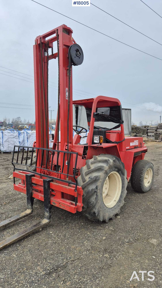Rough terrain forklift MANITOU MB 30N (1993) - Chariot tout terrain: photos 4 Rough terrain forklift MANITOU MB 30N (1993) - Chariot tout terrain: photos 4