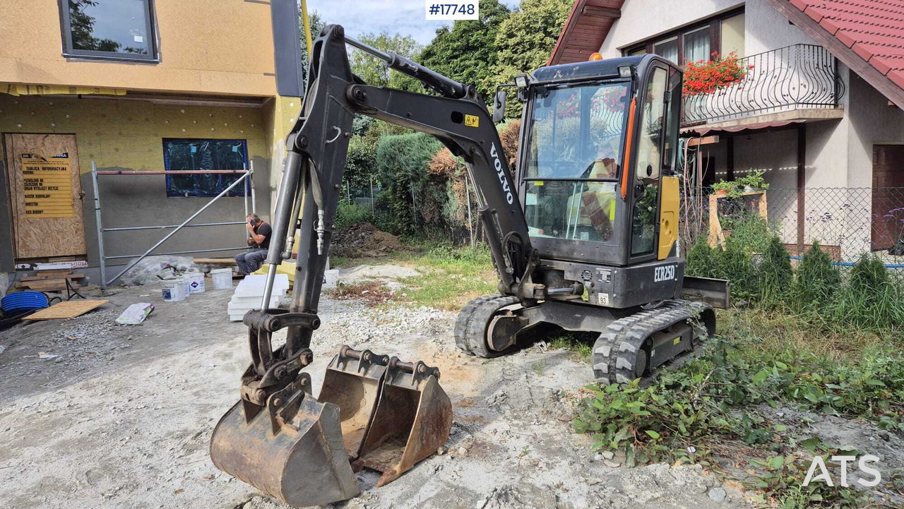 VOLVO ECR25D Mini Crawler Excavator (2021) - Mini pelle: photos 3 VOLVO ECR25D Mini Crawler Excavator (2021) - Mini pelle: photos 3