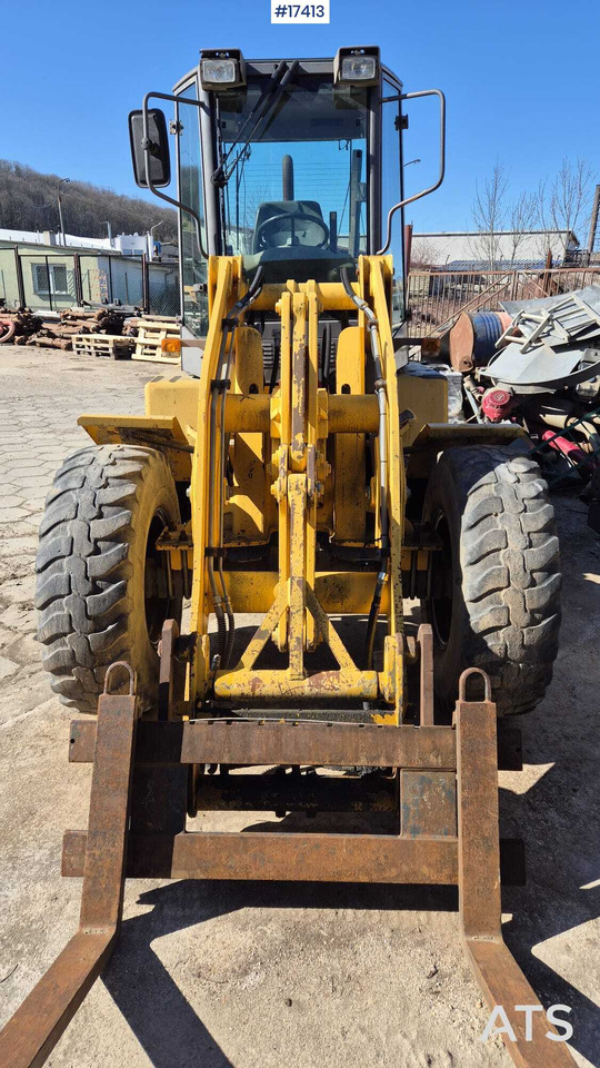Wheel loader AHLMANN AL 85t 2004) forks, quick coupler, opening bucket. - Chargeuse sur pneus: photos 3 Wheel loader AHLMANN AL 85t 2004) forks, quick coupler, opening bucket. - Chargeuse sur pneus: photos 3
