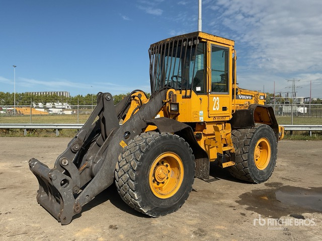 2001 Volvo L70D Wheel Loader - Chargeuse sur pneus: photos 2 2001 Volvo L70D Wheel Loader - Chargeuse sur pneus: photos 2