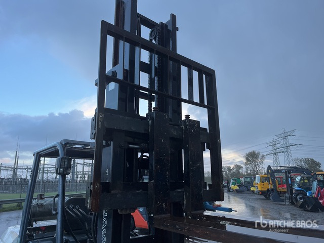 2002 Toyota 02-7FDA50 Heftruck - Chariot élévateur diesel: photos 5 2002 Toyota 02-7FDA50 Heftruck - Chariot élévateur diesel: photos 5