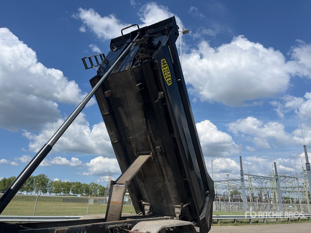 2006 MAN TGA41.430 8x8 Twin-Steer Sleeper Tri/A Dump Truck - Camion benne: photos 3 2006 MAN TGA41.430 8x8 Twin-Steer Sleeper Tri/A Dump Truck - Camion benne: photos 3