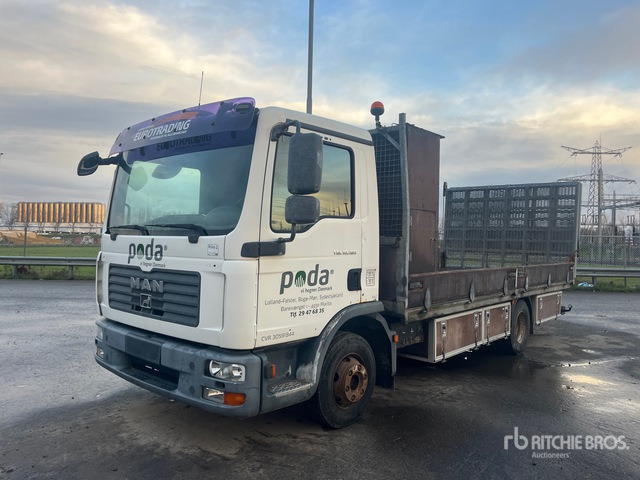 2010 MAN TGL10.180 4x2 Flatbed Truck - Camion plateau: photos 1 2010 MAN TGL10.180 4x2 Flatbed Truck - Camion plateau: photos 1