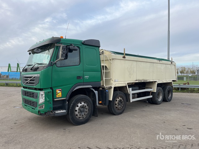 2010 Volvo FM420 8x4 Twin-Steer Sleeper Quad/A Dump Truck - Camion benne: photos 3 2010 Volvo FM420 8x4 Twin-Steer Sleeper Quad/A Dump Truck - Camion benne: photos 3