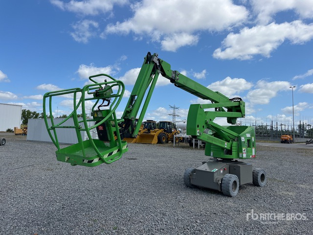 2011 Haulotte HA15IP 2WD Electric Articulating Boom Lift - Nacelle articulée: photos 3 2011 Haulotte HA15IP 2WD Electric Articulating Boom Lift - Nacelle articulée: photos 3
