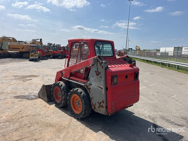 2013 Bobcat S130 Skid Steer Loader - Mini chargeuse: photos 3 2013 Bobcat S130 Skid Steer Loader - Mini chargeuse: photos 3