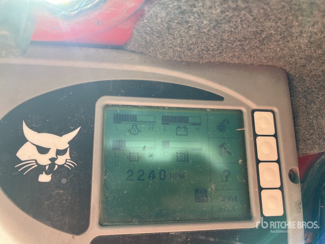 2013 Bobcat S130 Skid Steer Loader - Mini chargeuse: photos 4 2013 Bobcat S130 Skid Steer Loader - Mini chargeuse: photos 4