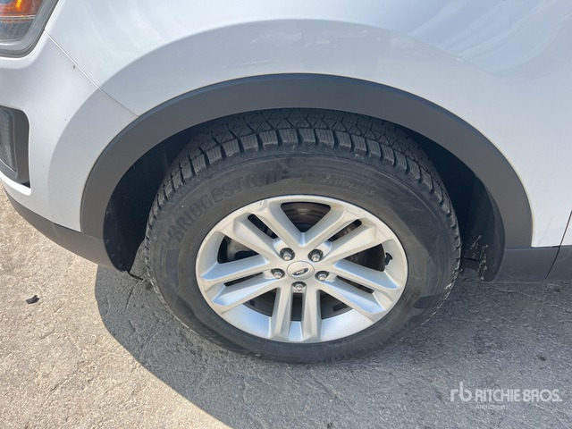 2015 Ford Explorer Base 3.5 4WD SUV - SUV: photos 4 2015 Ford Explorer Base 3.5 4WD SUV - SUV: photos 4
