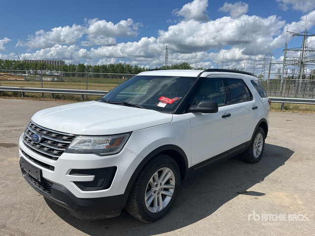 2015 Ford Explorer Base 3.5 4WD SUV - SUV: photos 2 2015 Ford Explorer Base 3.5 4WD SUV - SUV: photos 2