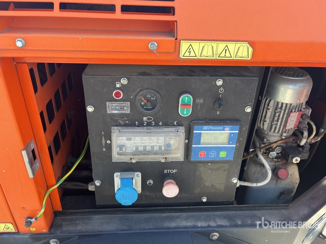 2015 Generac Mobile VB-9 Light Tower - Mat d'éclairage: photos 5 2015 Generac Mobile VB-9 Light Tower - Mat d'éclairage: photos 5