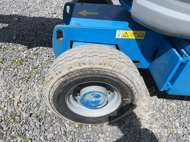 2016 Genie Z-45/25J 2WD Electric Articulating Boom Lift - Nacelle articulée: photos 5 2016 Genie Z-45/25J 2WD Electric Articulating Boom Lift - Nacelle articulée: photos 5