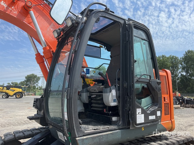 2016 Hitachi ZX135US-5B Tracked Excavator - Pelle sur chenille: photos 5 2016 Hitachi ZX135US-5B Tracked Excavator - Pelle sur chenille: photos 5