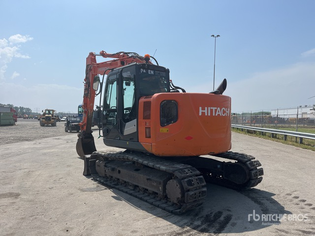 2016 Hitachi ZX135US-5B Tracked Excavator - Pelle sur chenille: photos 3 2016 Hitachi ZX135US-5B Tracked Excavator - Pelle sur chenille: photos 3