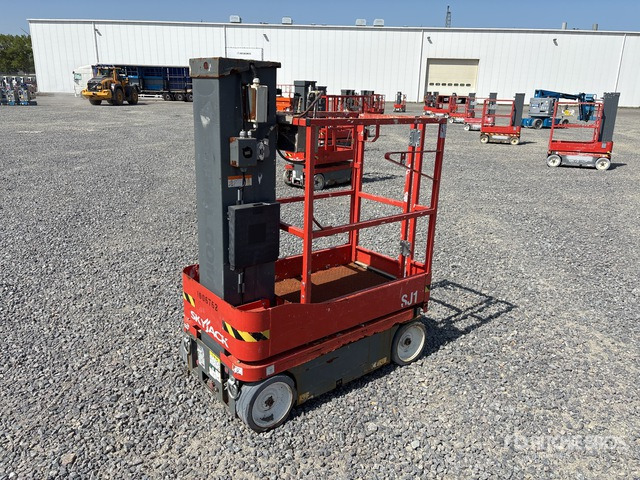 2018 Skyjack SJ16 Vertical Mast Lift - Nacelle à mât vertical: photos 1 2018 Skyjack SJ16 Vertical Mast Lift - Nacelle à mât vertical: photos 1