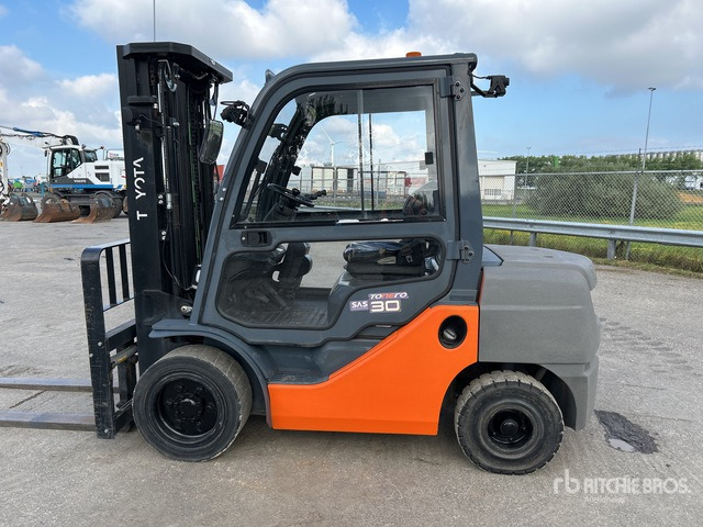 2018 Toyota 02-8FDF30 3000 kg Forklift - Chariot élévateur diesel: photos 4 2018 Toyota 02-8FDF30 3000 kg Forklift - Chariot élévateur diesel: photos 4