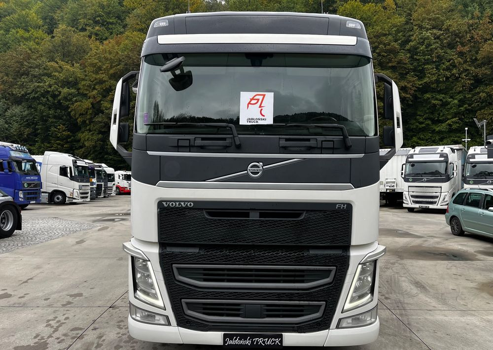 Volvo FH 500 Mega 2016 Rok + Fliegl 2017 // Oś podnoszona // Zestaw ! - Tracteur routier, Semi-remorque rideaux coulissants: photos 2 Volvo FH 500 Mega 2016 Rok + Fliegl 2017 // Oś podnoszona // Zestaw ! - Tracteur routier, Semi-remorque rideaux coulissants: photos 2