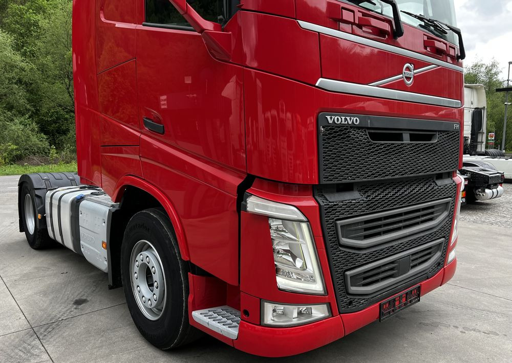 Volvo FH // Standard // 2018 // Duże zbiorniki // Klima postojowa // Radary // Idealny ! - Tracteur routier: photos 4 Volvo FH // Standard // 2018 // Duże zbiorniki // Klima postojowa // Radary // Idealny ! - Tracteur routier: photos 4