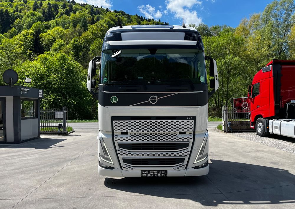 Volvo FH500 // New Face // Low Deck // Full Led // ACC // Globe XL // ParkClima // Zamiana za starszy - Tracteur routier: photos 3 Volvo FH500 // New Face // Low Deck // Full Led // ACC // Globe XL // ParkClima // Zamiana za starszy - Tracteur routier: photos 3