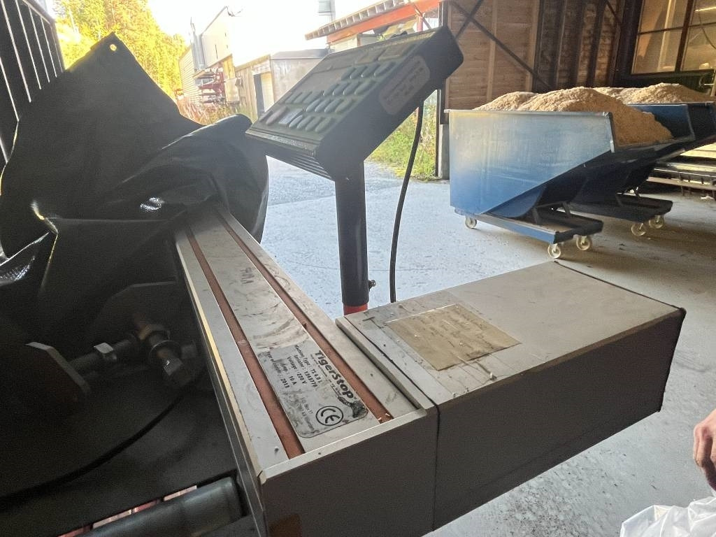 Annet GRAULE QNF Crosscut saw with TigerStop TS 4.8 L Au - Machine-outil: photos 2 Annet GRAULE QNF Crosscut saw with TigerStop TS 4.8 L Au - Machine-outil: photos 2