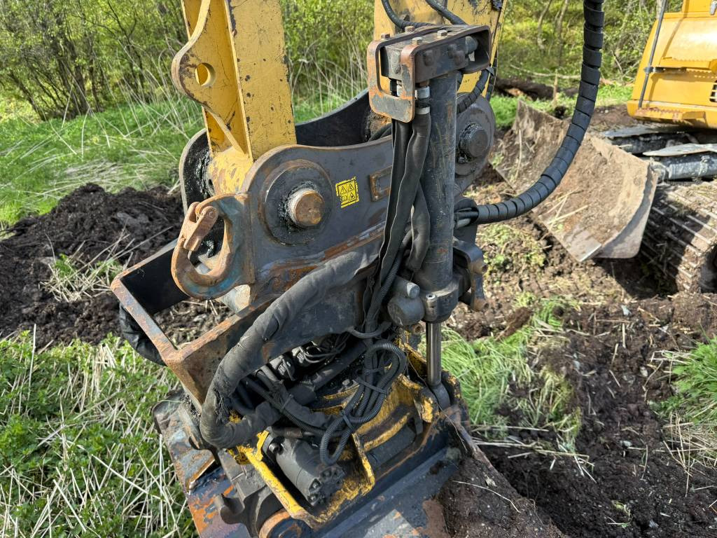 Pelle sur chenille CAT 311 F LRR: photos 6