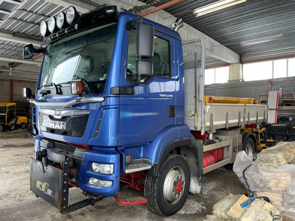 MAN TGM 13.290 4x4 - Camion benne: photos 4 MAN TGM 13.290 4x4 - Camion benne: photos 4