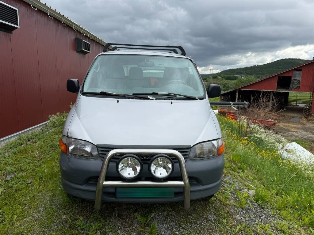 Toyota Hiace 4x4 - Fourgonnette: photos 3 Toyota Hiace 4x4 - Fourgonnette: photos 3