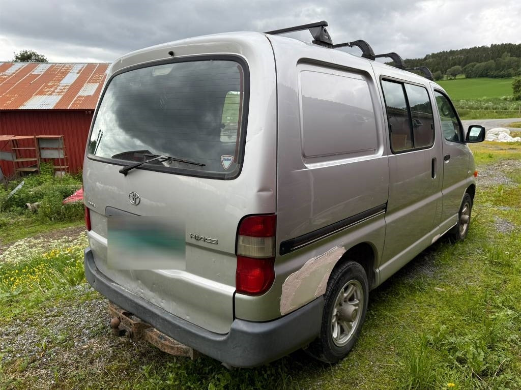 Toyota Hiace 4x4 - Fourgonnette: photos 5 Toyota Hiace 4x4 - Fourgonnette: photos 5